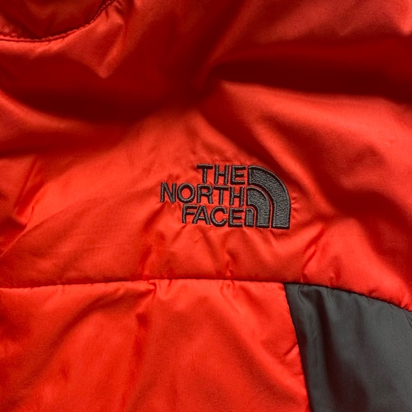 The North Face Men’s Bombay Insulated Winter Jacket for Ski Snowboard in Orange - Picture 2 of 9